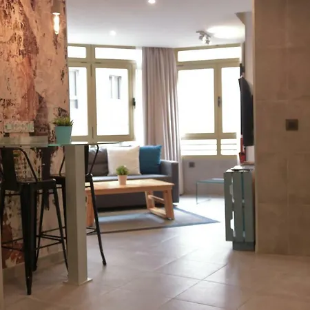 Piso Con Piscina Y Garaje En La Playa De Canteras アパート *