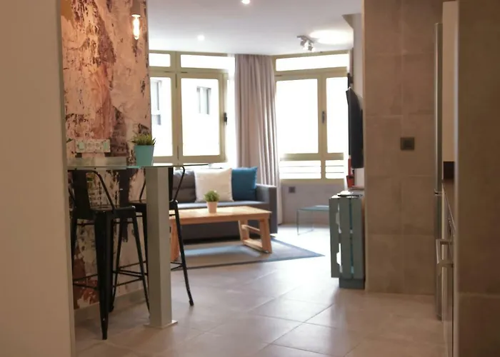 Piso Con Piscina Y Garaje En La Playa De Canteras 公寓 *