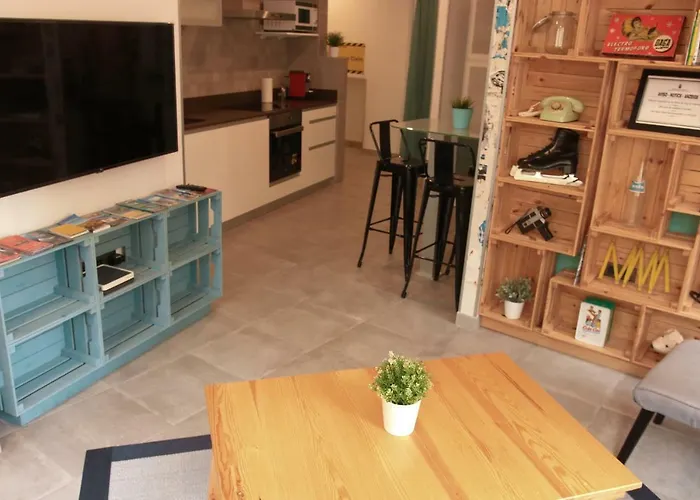 Piso Con Piscina Y Garaje En La Playa De Canteras Apartment *