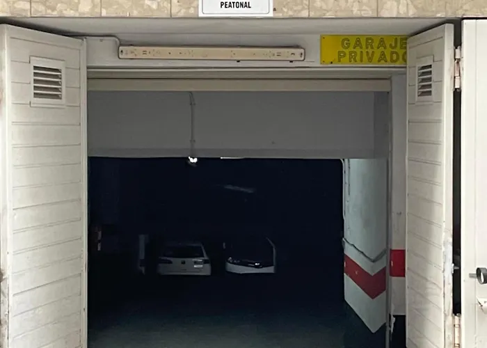 Piso Con Piscina Y Garaje En La Playa De Canteras *